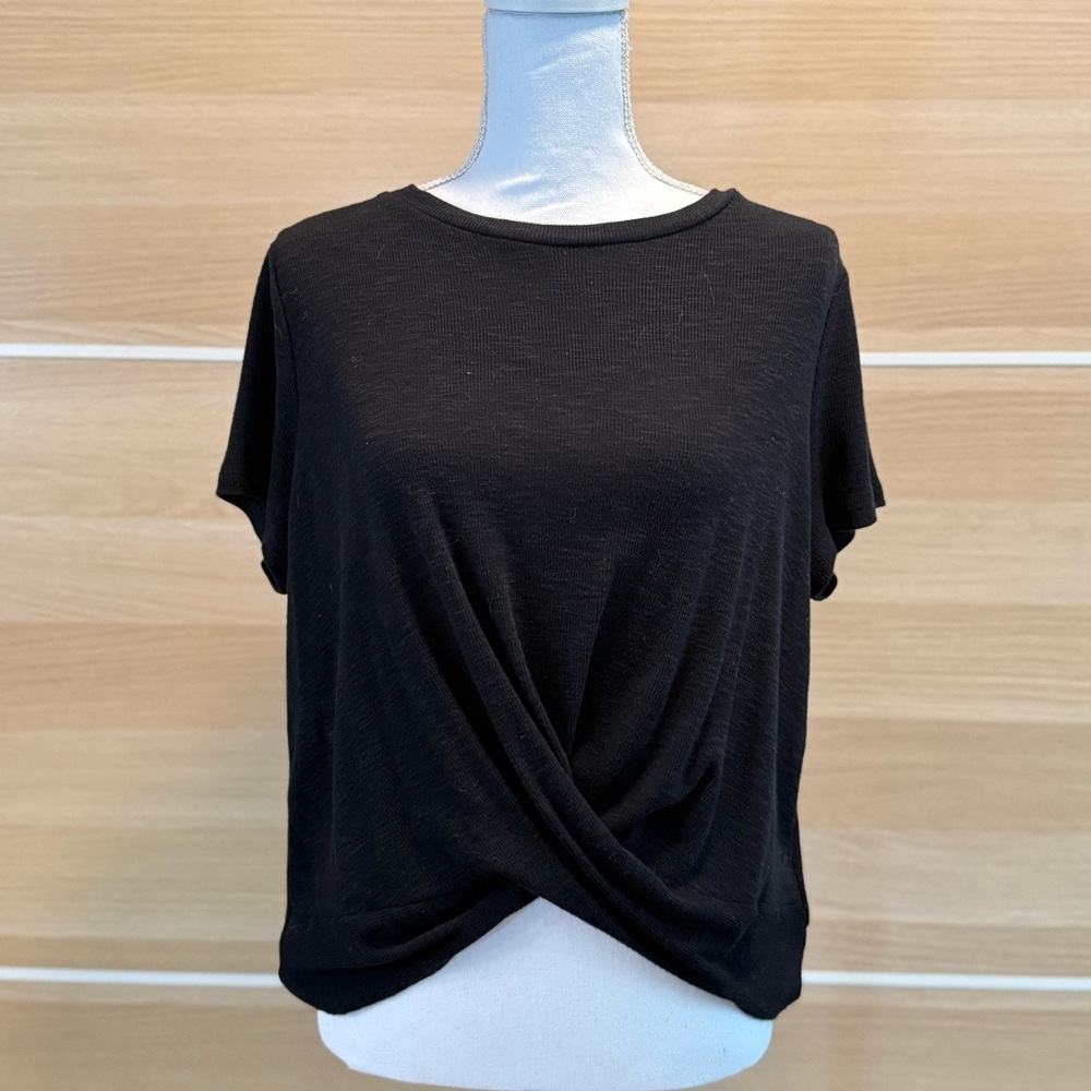 GAP Black Twist Front Rib T